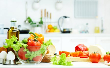 Petit déjeuner fruits légumes céréales complètes protéines végétales